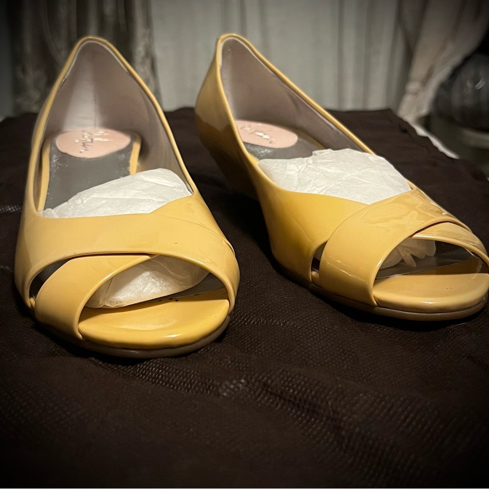 NIB Set of 2 Cole Haan Neutral Flats Size 7B + Original Dust Bags